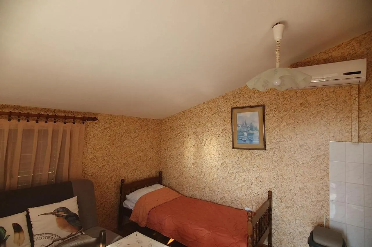 Apartments Jasna Porec Vranici 2Km From The Beach Гостевой дом